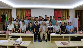 2017年科瑞特半年度業(yè)績會議報道：目標確定，矢志不移；一鼓作氣，挑戰(zhàn)佳績。擼起袖子加油干！